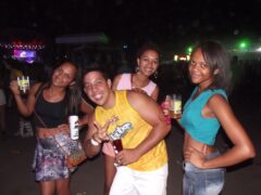 Oktober 10 Anos